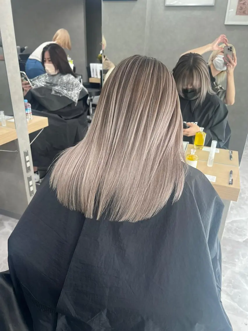 カラー 草島 友樹のヘアスタイル