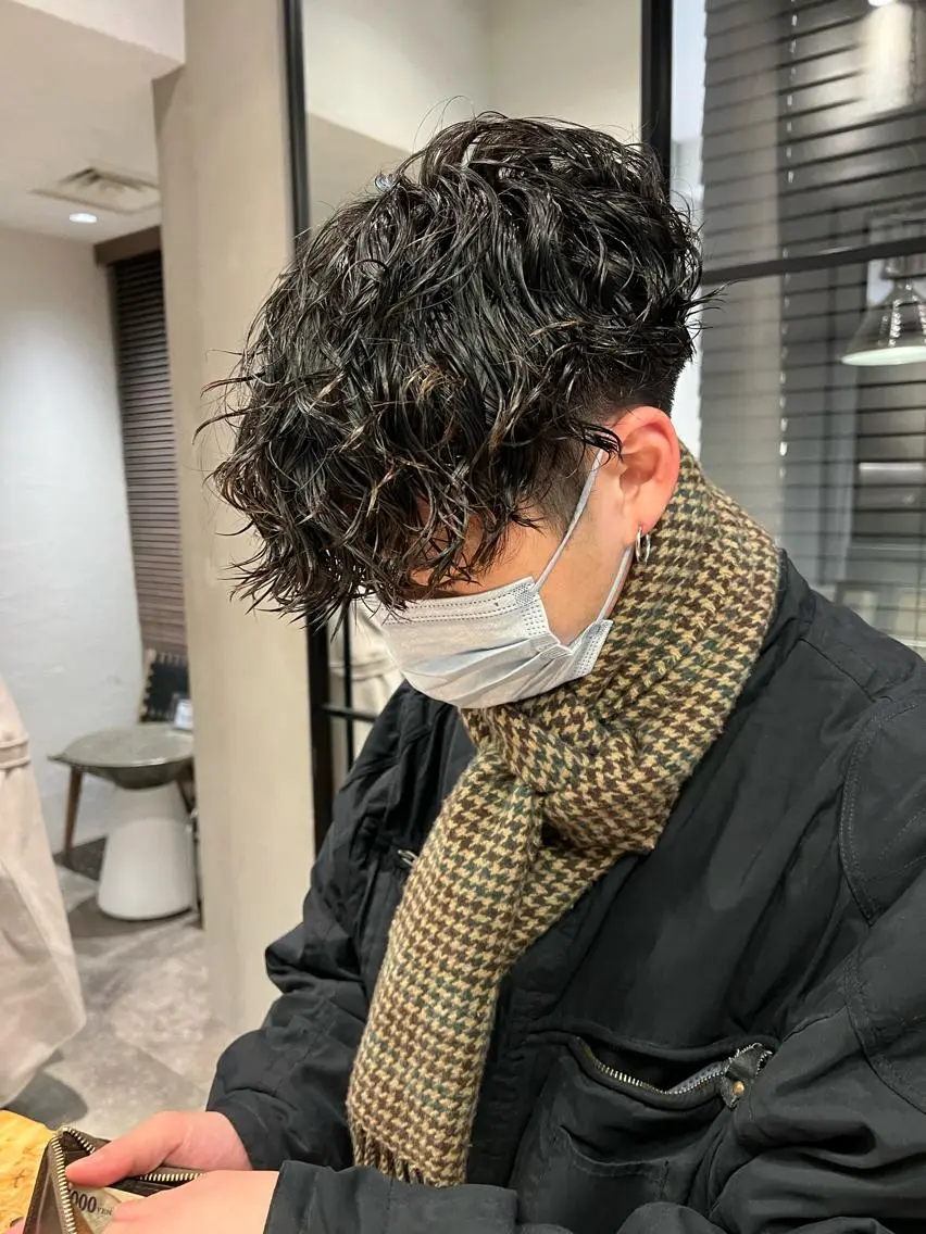 ショート パーマ メンズ カット パーマ トリートメント 波巻きスパイラルパー マ/シャドウパーマ駿のヘアスタイル