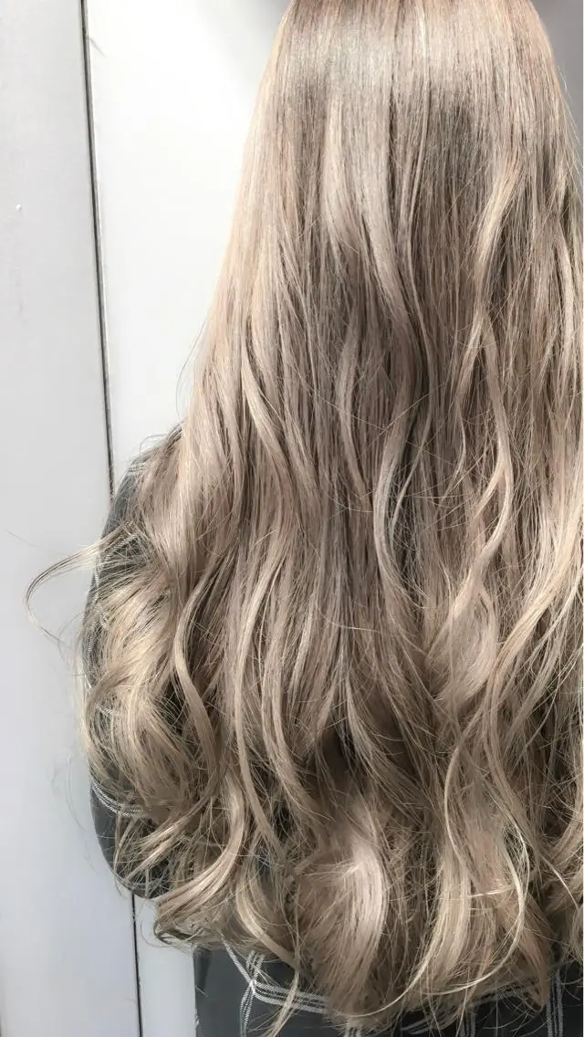 ロング カラー アッシュ ブリーチ 中田 敏明のヘアスタイル