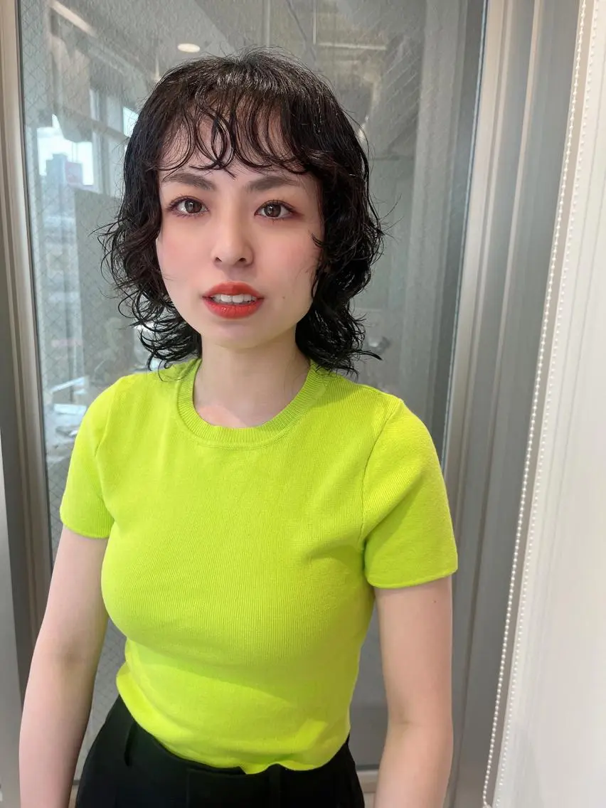 ミディアム パーマ ウルフカット ウルフカット／吉村 桃子のヘアスタイル