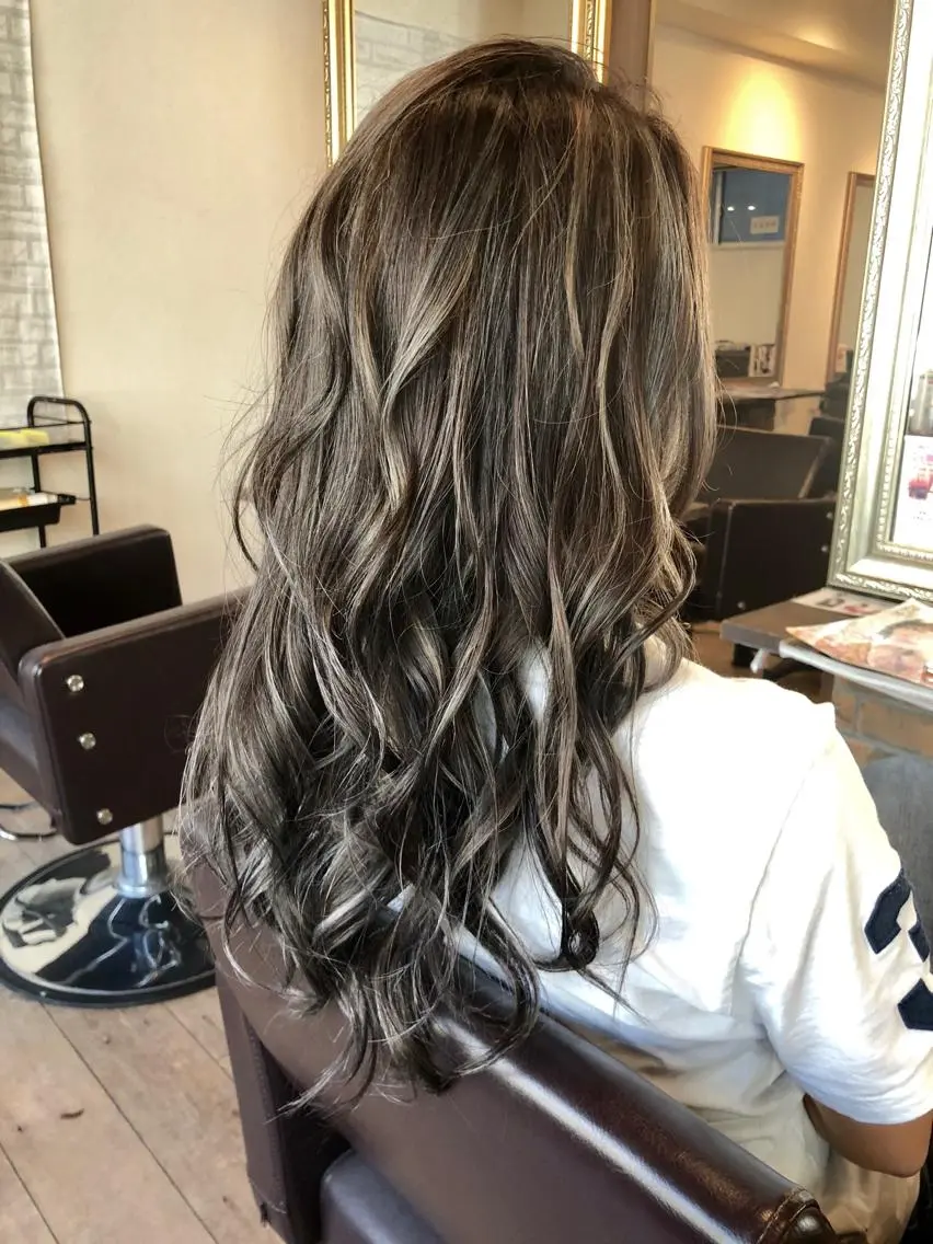 セミロング カラー ヘアアレンジ アディクシーカラー ハイライトカラー ハイライト 美髪・艶髪特化美容師 RYOJIのヘアスタイル