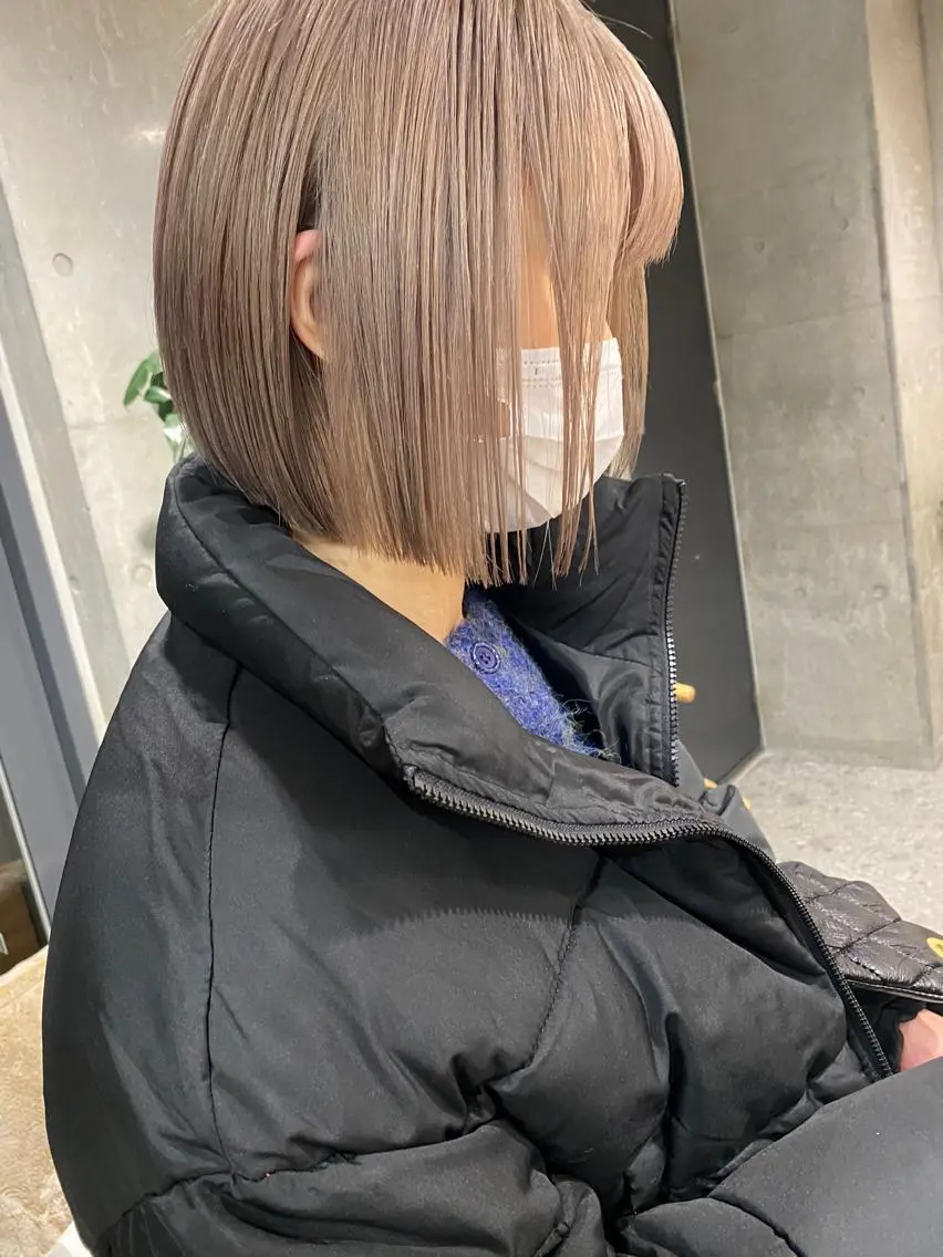 ショート カラー ベージュカラー ミルクティーベージュ その他 ブリーチカラーレイヤ ーカット🦋annaのヘアスタイル