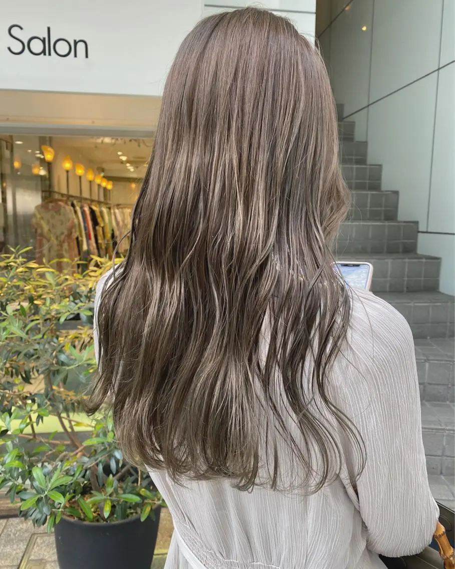 セミロング カラー ヘアアレンジ マツエク・マツパ ベージュカラー オリーブベージュ 透明感カラー🫧ヘア セット🫧松本菜月の眉毛・アイブロウイメージ