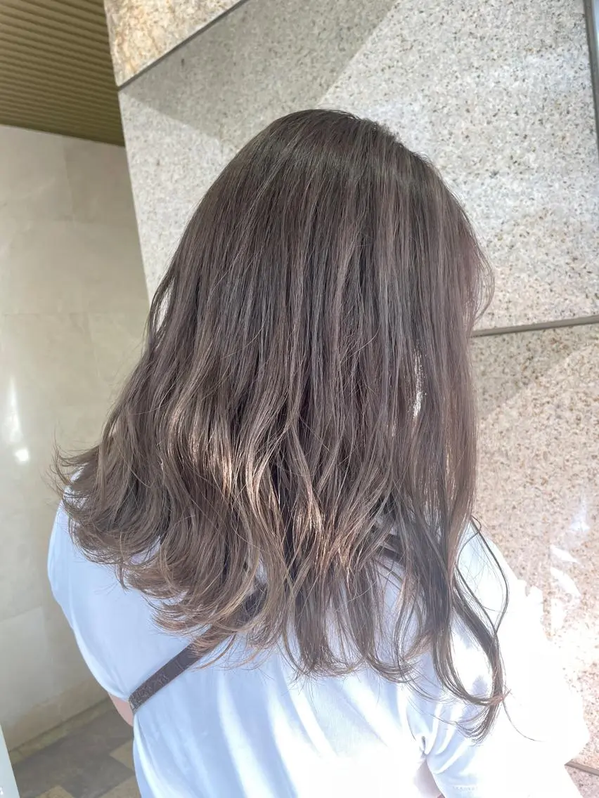 ミディアム カラー 🌏tricot AVEDA 上地のヘアスタイル
