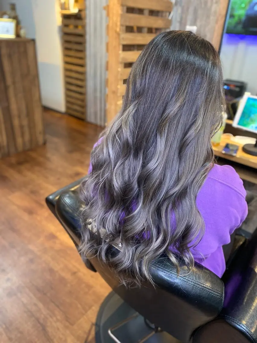 ロング カラー ハイライトカラー 3Dハイライト ハイライト カット ヘアカラー トリートメント Luzir⭐︎ GEN⭐︎のヘアスタイル