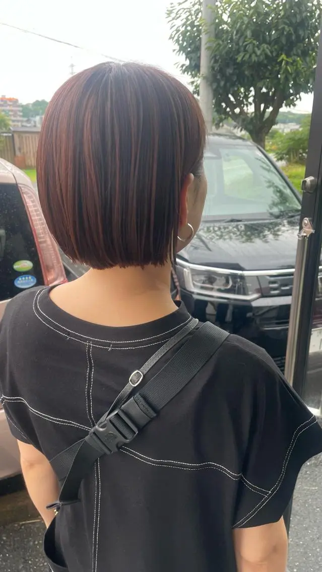ショート ボブ カット ヘアカラー ビヨウシツトリコ よねたにみなのヘアスタイル