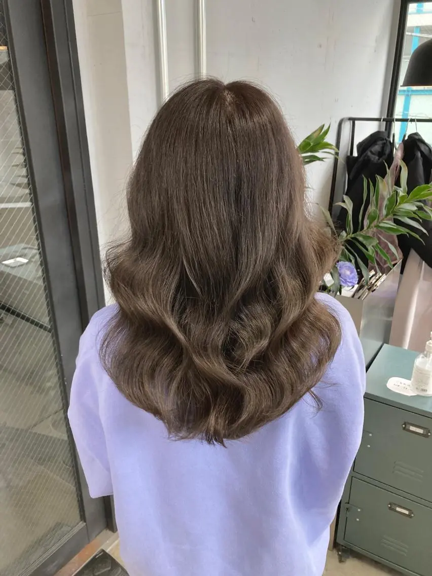 セミロング カット ヘアカラー トリートメント 新井 広樹のヘアスタイル