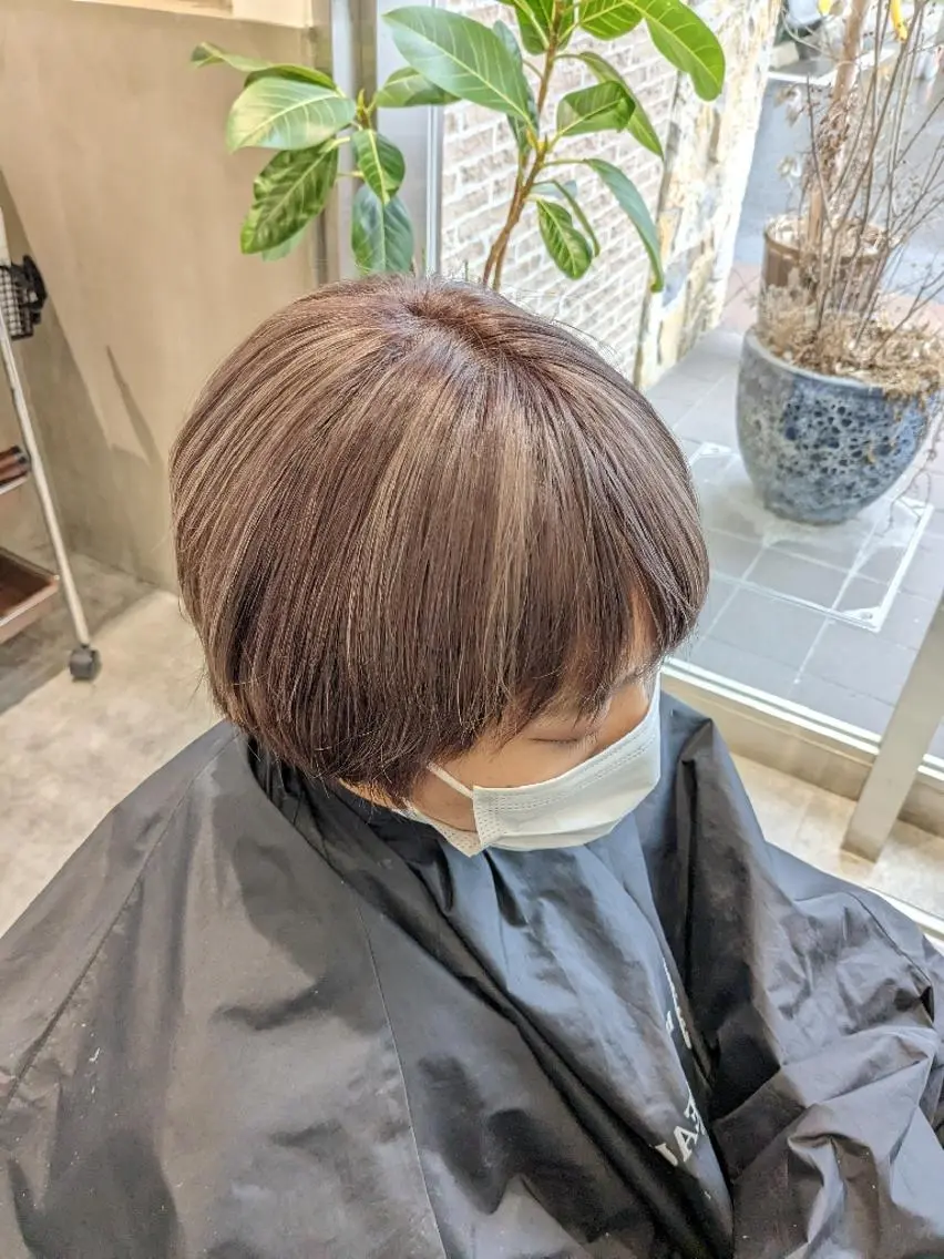 ミディアム カラー ベージュカラー ブリーチ ケアブリーチ ハイライトカラー ハイライト 山口 惇史のヘアスタイル