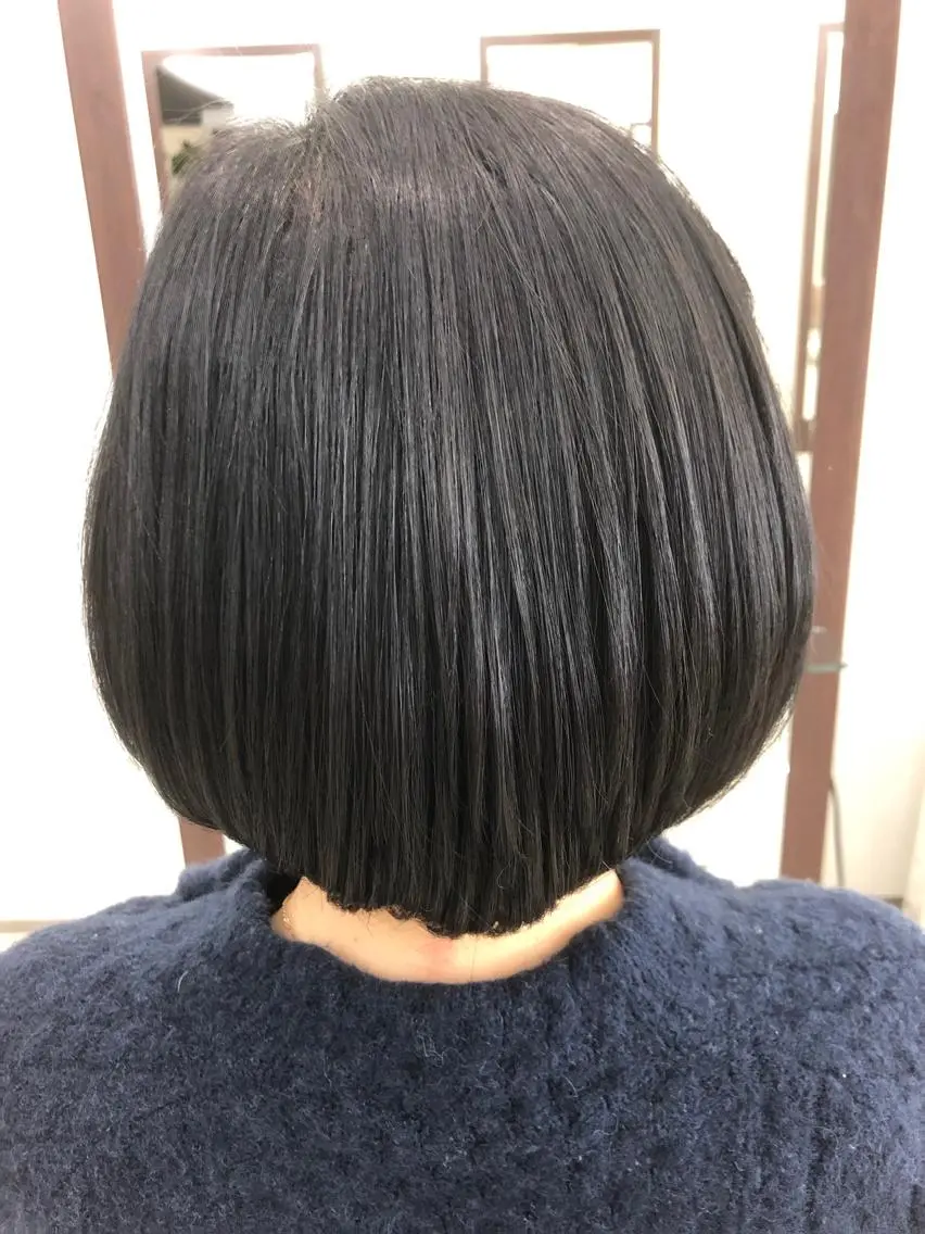 ミディアム 小林 伊織のヘアスタイル