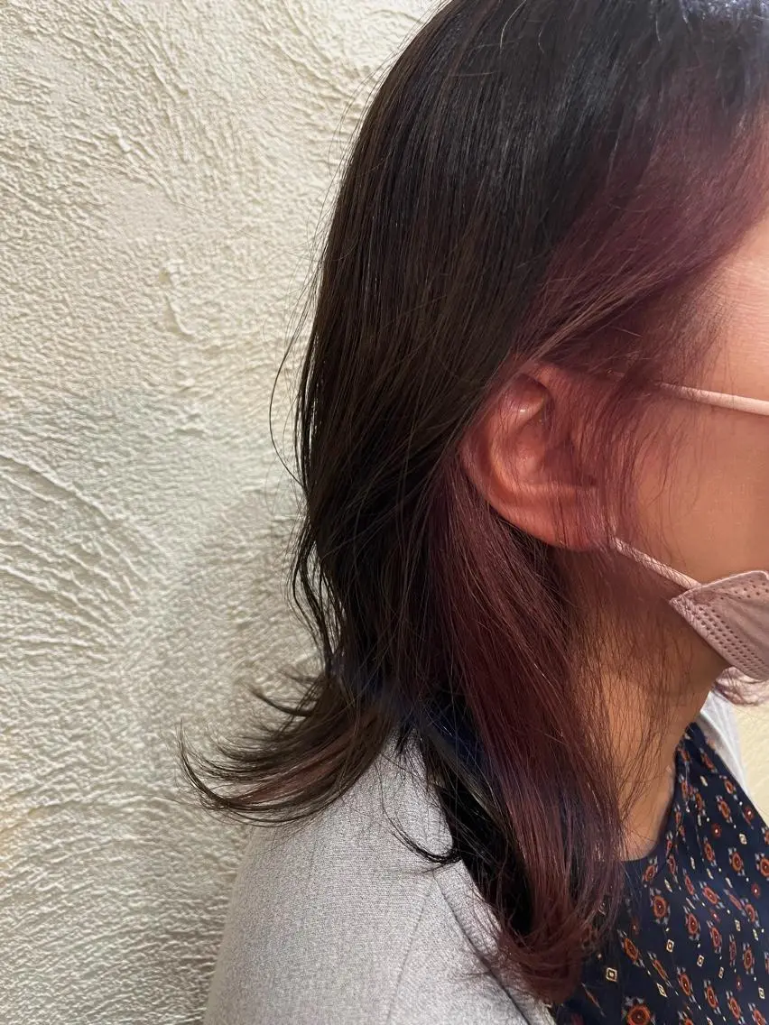 ミディアム カラー ピンクカラー ピンクパープル パープルカラー ヘアカラー 箱守 さやかのヘアスタイル