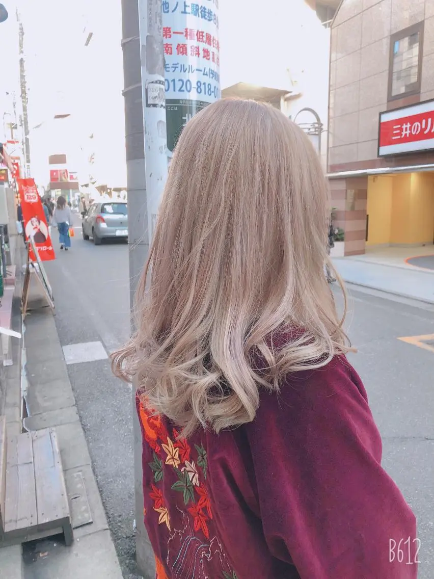 セミロング デザインカラー🎨 下北沢 / 磯部のヘアスタイル