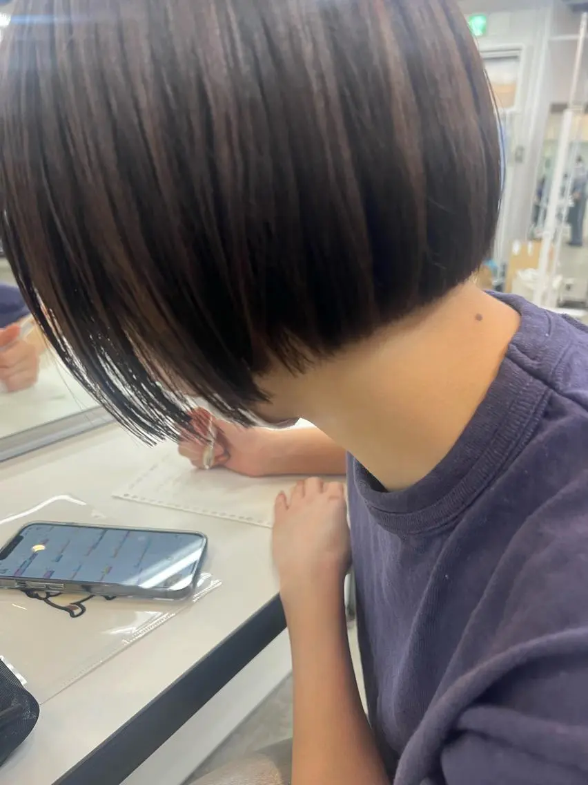 ショート ボブ uka スタイリスト 楠本紗己のヘアスタイル