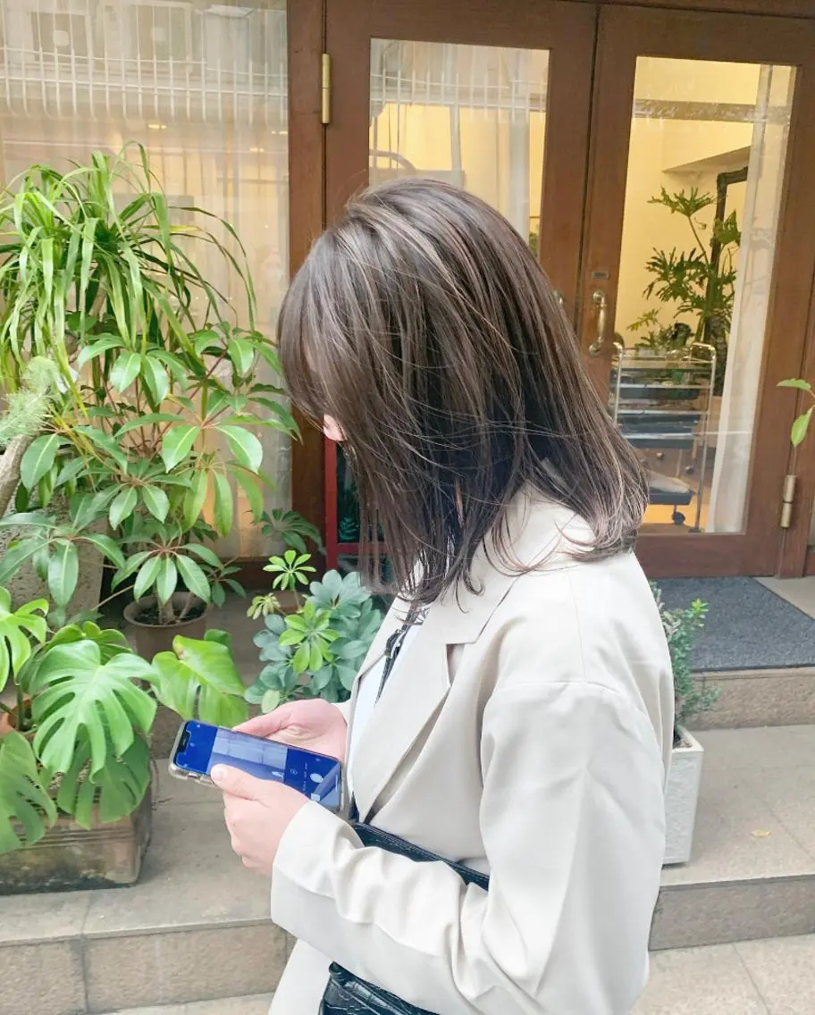 カラー グレージュ ハイライトカラー 杉山 憂人のヘアスタイル