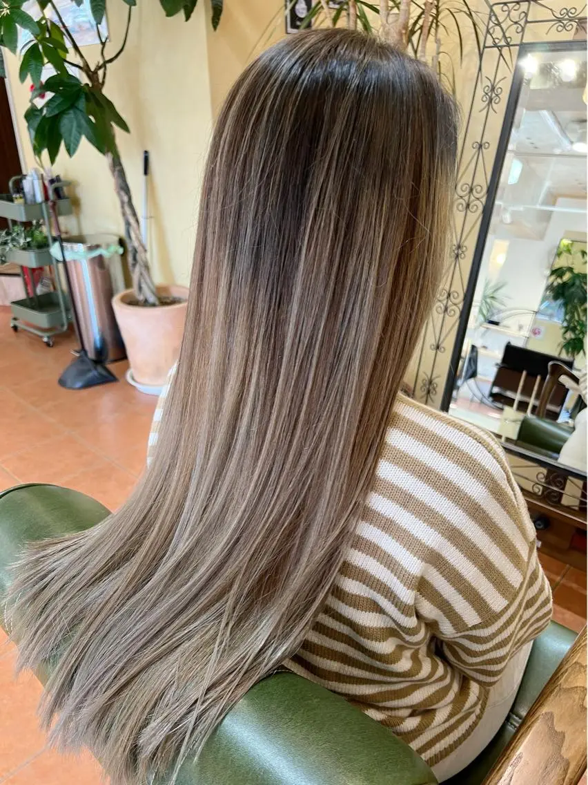 ロング カラー ヘアカラー トリートメント 石井 佑樹のヘアスタイル