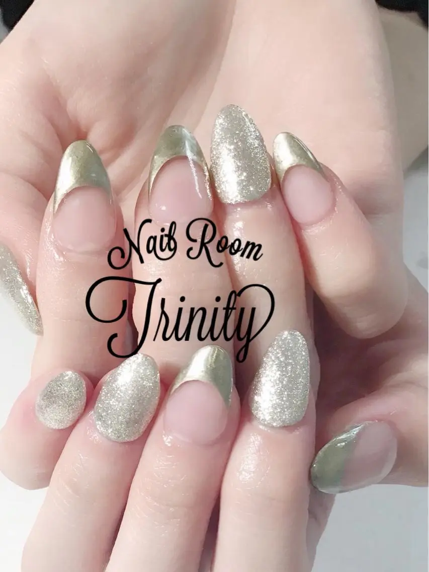 ネイル ハンドネイル Trinity ネイリストスタッフのネイルデザイン