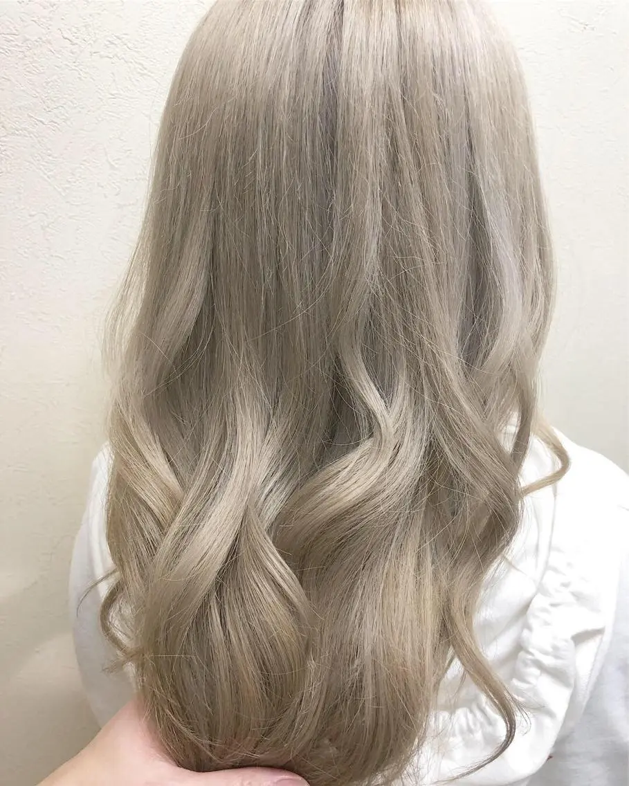 ロング ヤマグチ ヒカルのヘアスタイル