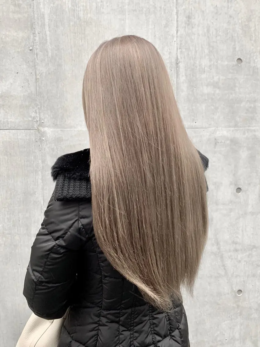 ロング カラー グレージュ ミルクティーグレージュ ヘアカラー トリートメント ヘッドスパ Akua【代表】 Kazumaのヘアスタイル
