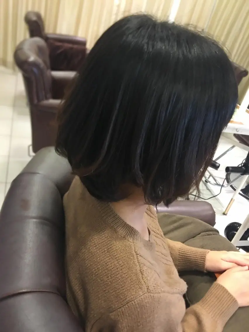 ミディアム ボブ ブリーチカラー🌈 嘉名 真樹のヘアスタイル