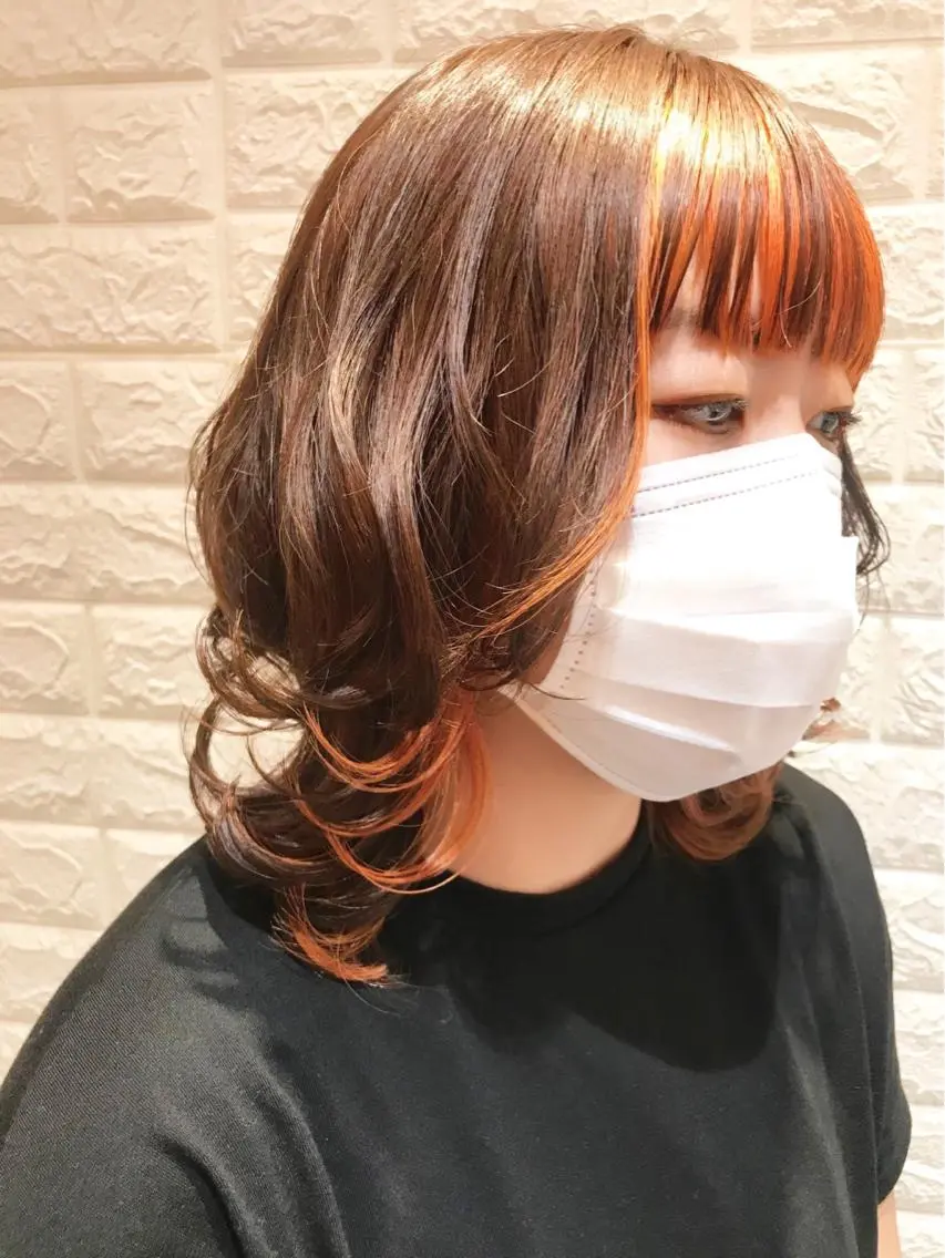 ミディアム カラー パーマ ミディアムパーマ デザインカラー インナーカラー 顔まわりレイヤー レイヤーカット カット ヘアカラー トリートメント ご新規様限定 透明感カラーKANAのヘアスタイル