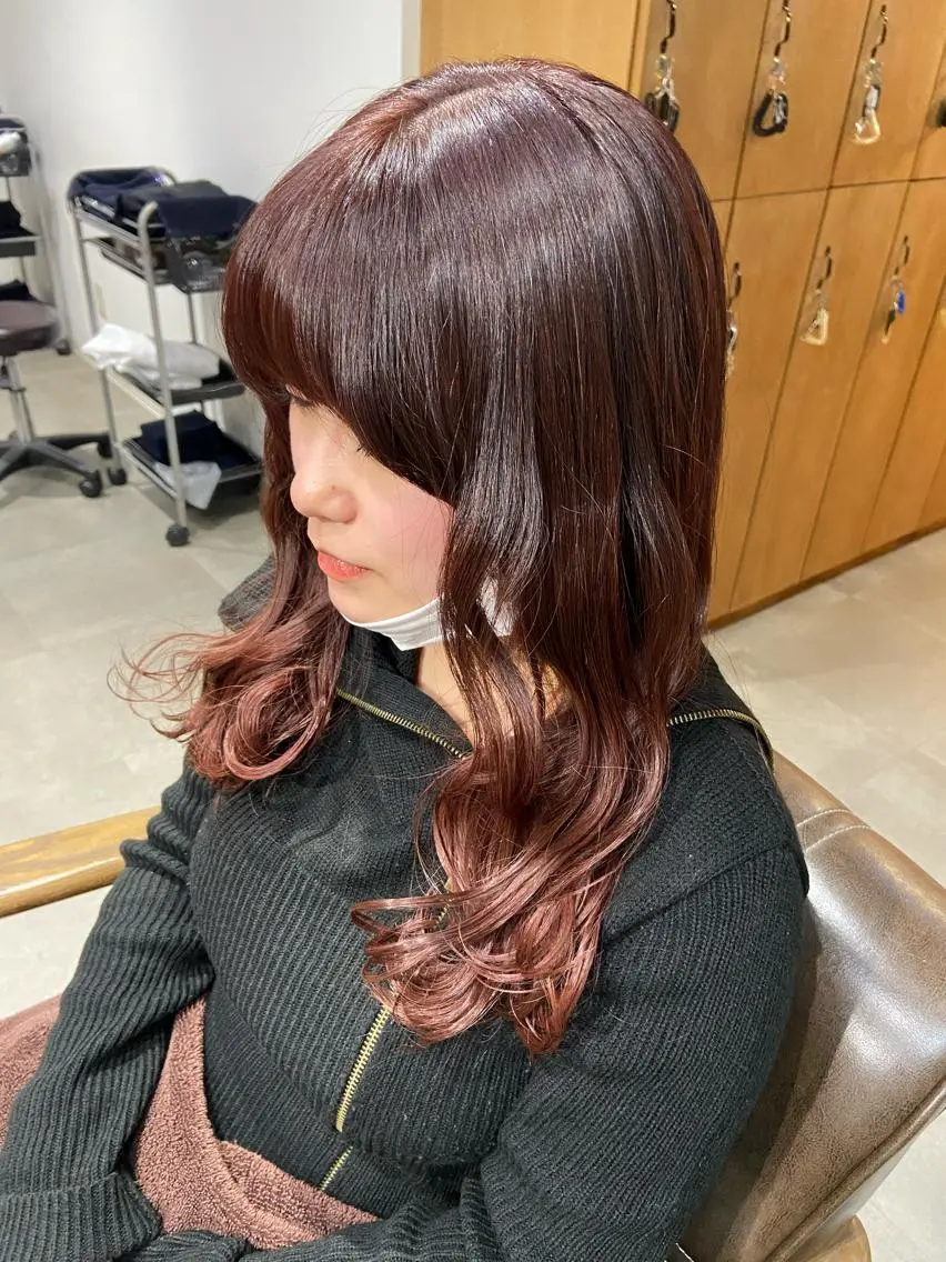 ロング カラー ブラウンカラー グラデーションカラー ピンクカラー ピンクブラウン ロング 安岡美咲✂︎ 艶カラー/髪質改善のヘアスタイル