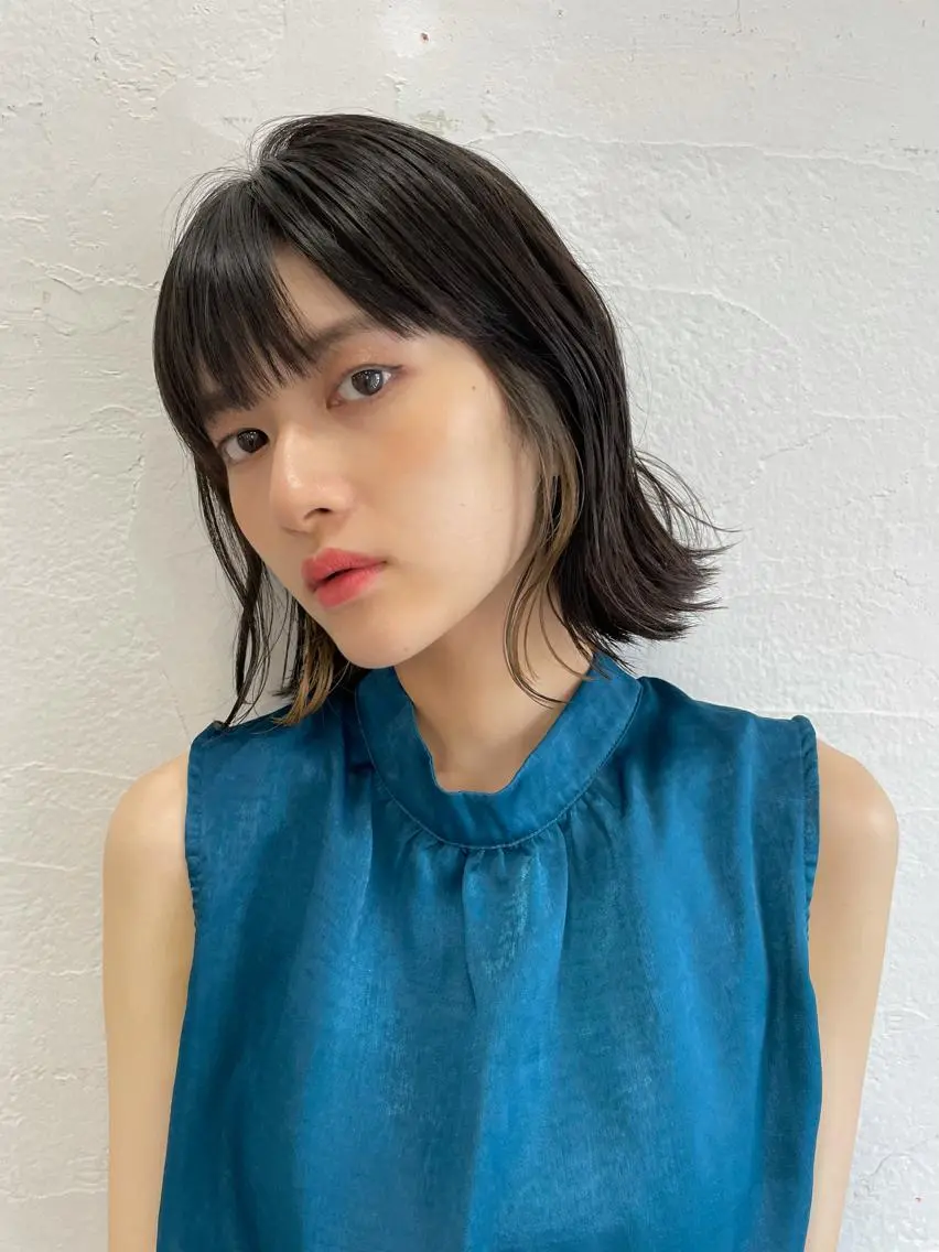 ショート カラー 切りっぱなしボブ イヤリングカラー ボブ カット ヘアカラー トリートメント ショート/韓国ヘア Moto✂︎のヘアスタイル