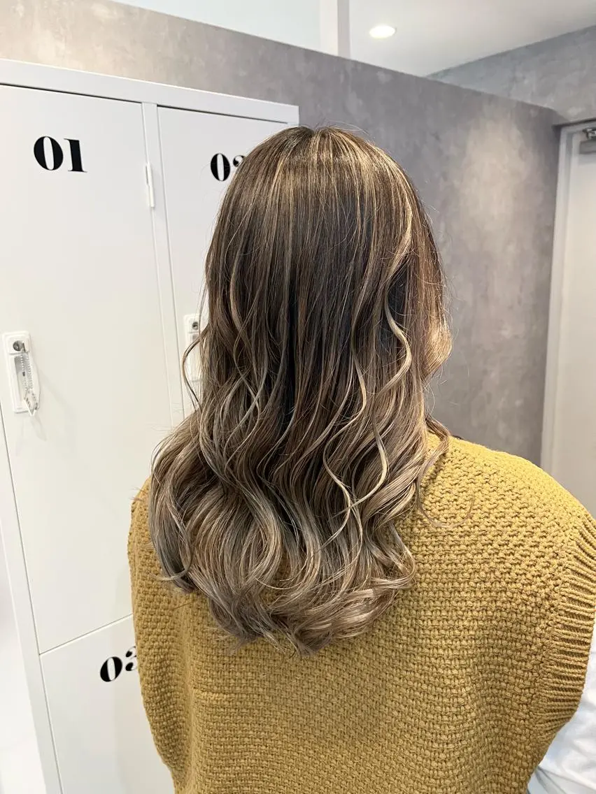 カラー SALOWIN栄 高須大貴のヘアスタイル