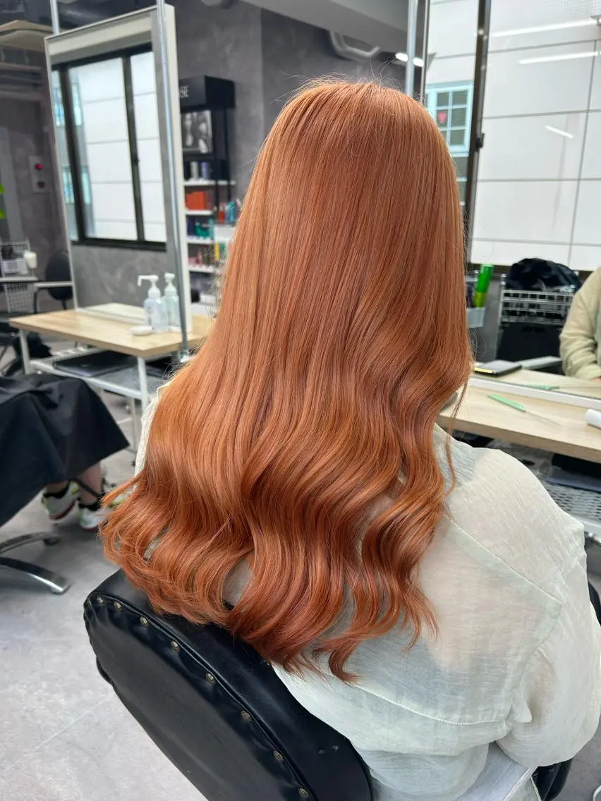 セミロング パープルカラー 髪質改善 ワンズリー中明度 店舗公式のヘアスタイル