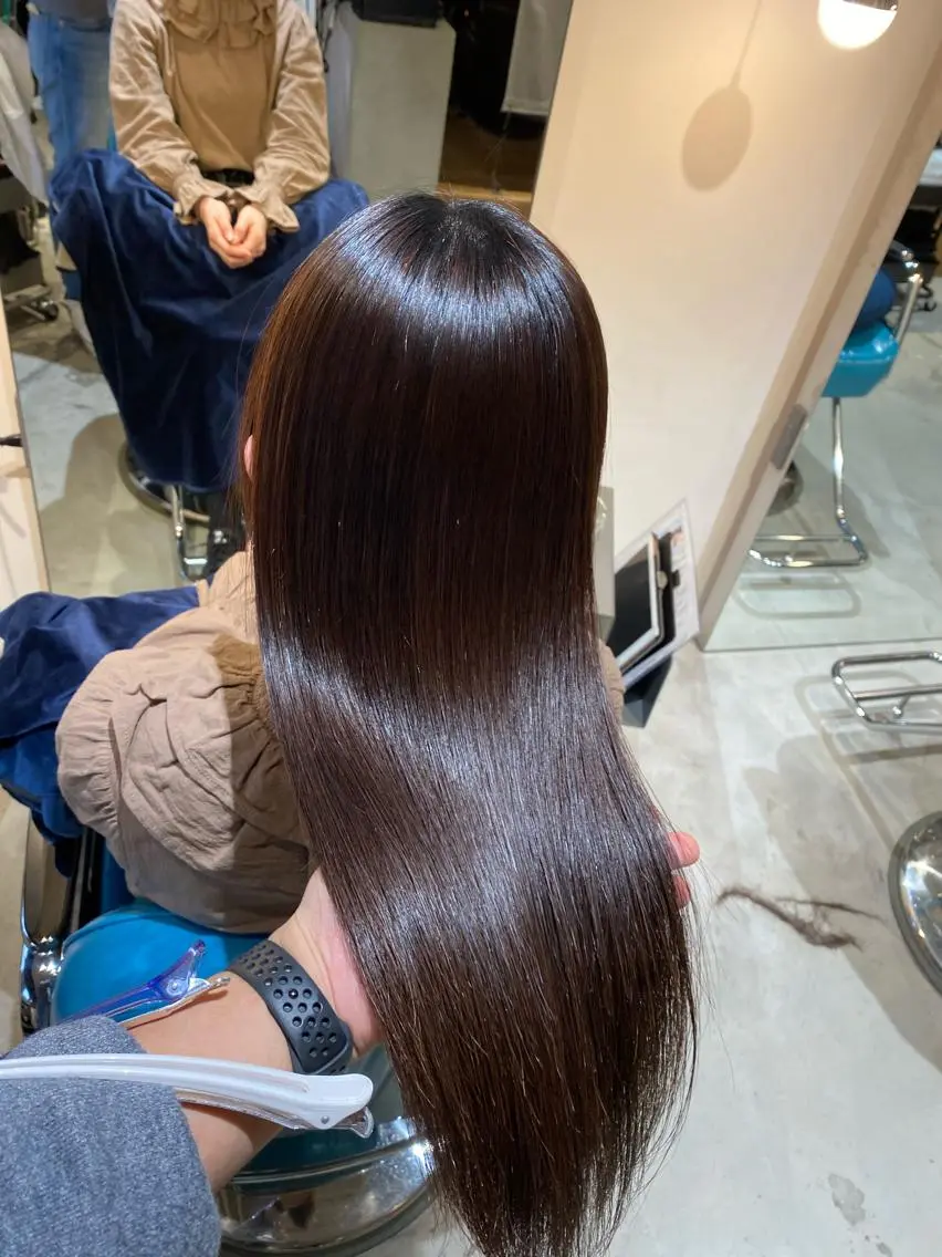 ロング 必ず笑顔で帰っていた だきます!安田祐貴のヘアスタイル
