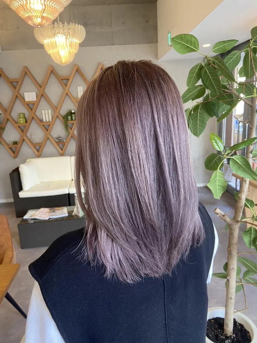 ミディアム カラー グレージュ ラベンダーカラー ラベンダーグレージュ ラベンダーグレー ELLE&SALLY 石野のヘアスタイル