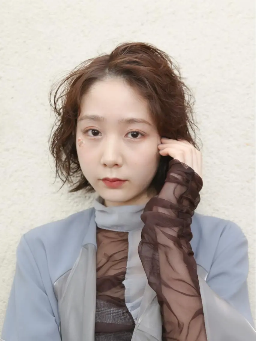 ミディアム カラー パーマ 角戸 りおのヘアスタイル