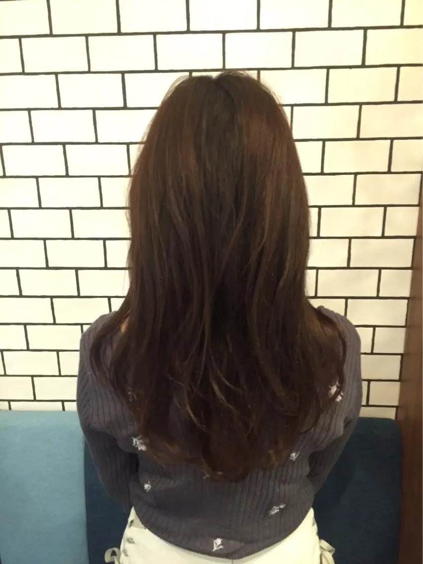 セミロング カラー イルミナカラー ハイトーンブリーチ 土坂　由志【京都】のヘアスタイル