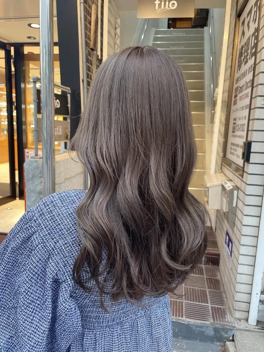 ロング カット ヘアカラー 梅田美容室 山崎海波のヘアスタイル