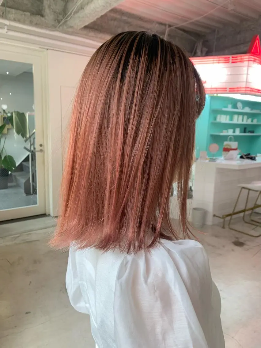 ミディアム カラー ヘアアレンジ 🧨ブリーチー×ボブ レイヤー💎じゅえるのヘアスタイル