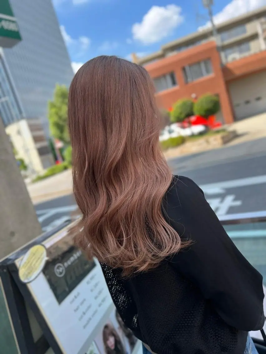 カラー ヘアアレンジ パーマ アディクシーカラー アッシュ バレイヤージュ ベージュカラー ブリーチ newi 川崎店のヘアスタイル