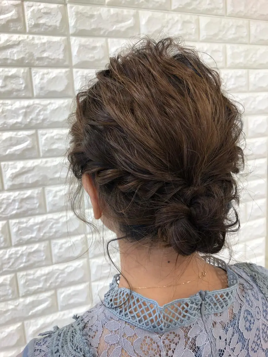 ミディアム ヘアアレンジ ヘアセット 盛れるレイヤーカット 得意🌹井上美沙のヘアスタイル