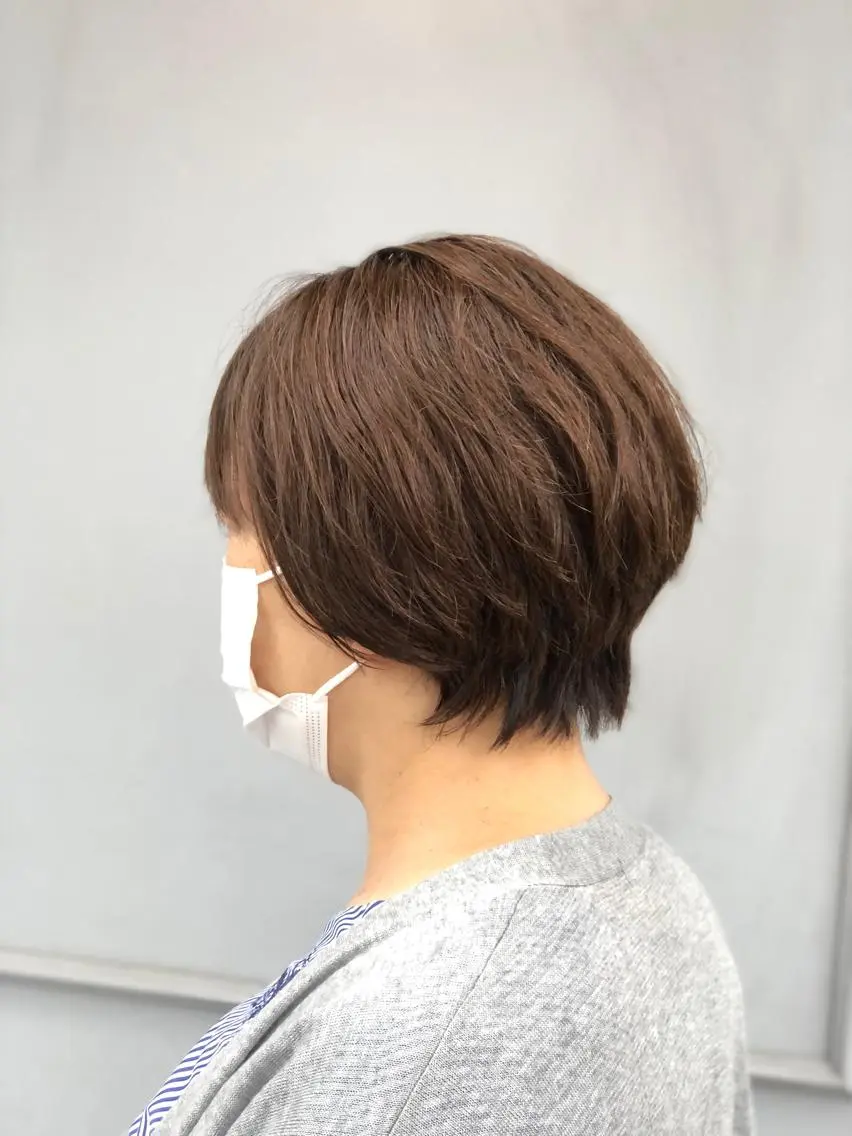 ショート カット ヘアカラー トリートメント 若泉 真梨のヘアスタイル