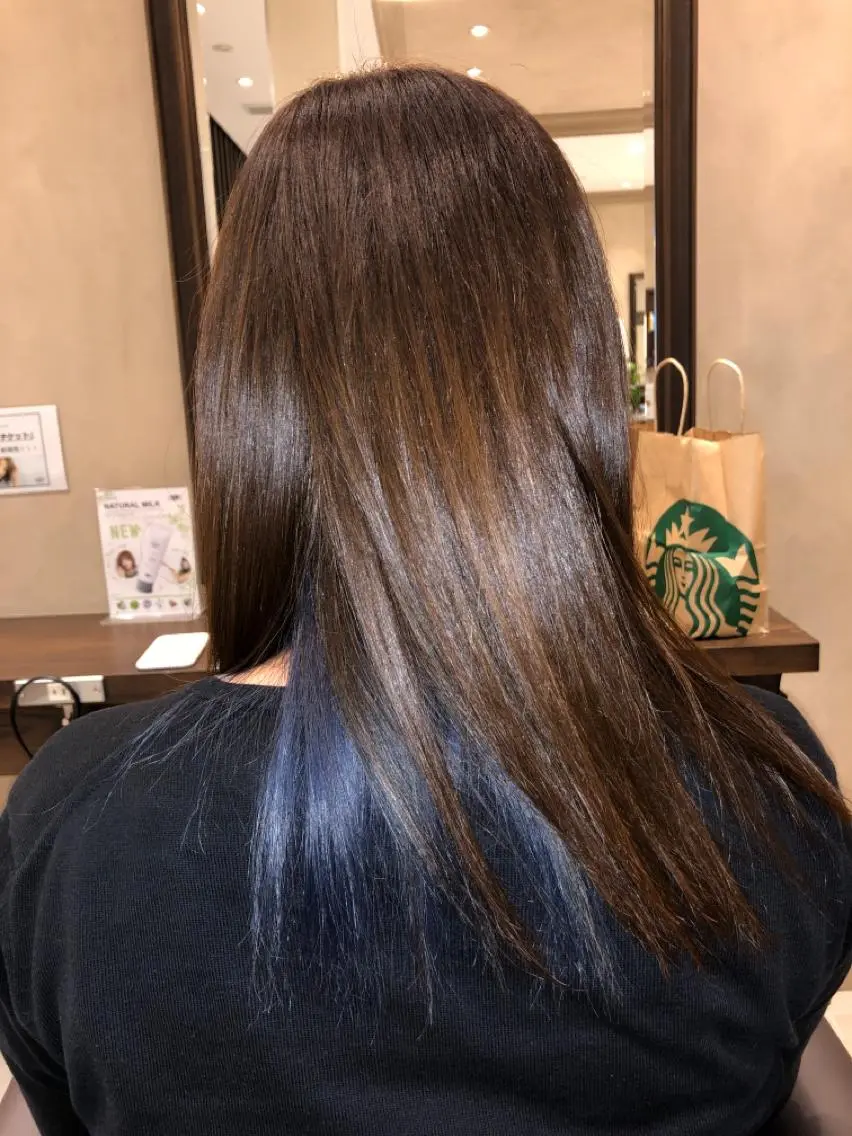 カラー インナーカラー 櫻井 麻彩のヘアスタイル