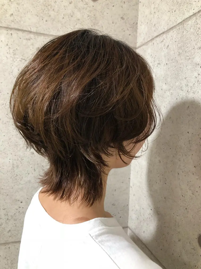 ショート レイヤーカット ウルフカット ウルフレイヤー カット ヘアカラー トリートメント miki 🦎のヘアスタイル
