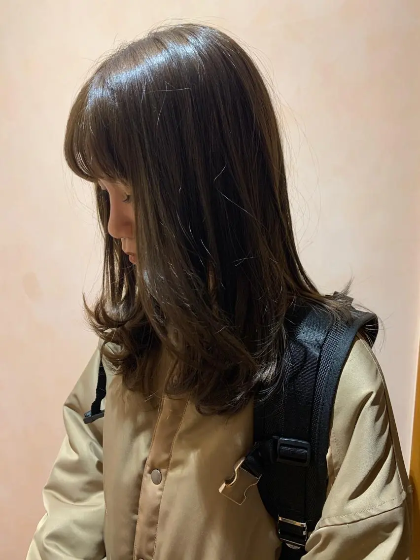 セミロング レイヤーカット SHU NTAのヘアスタイル