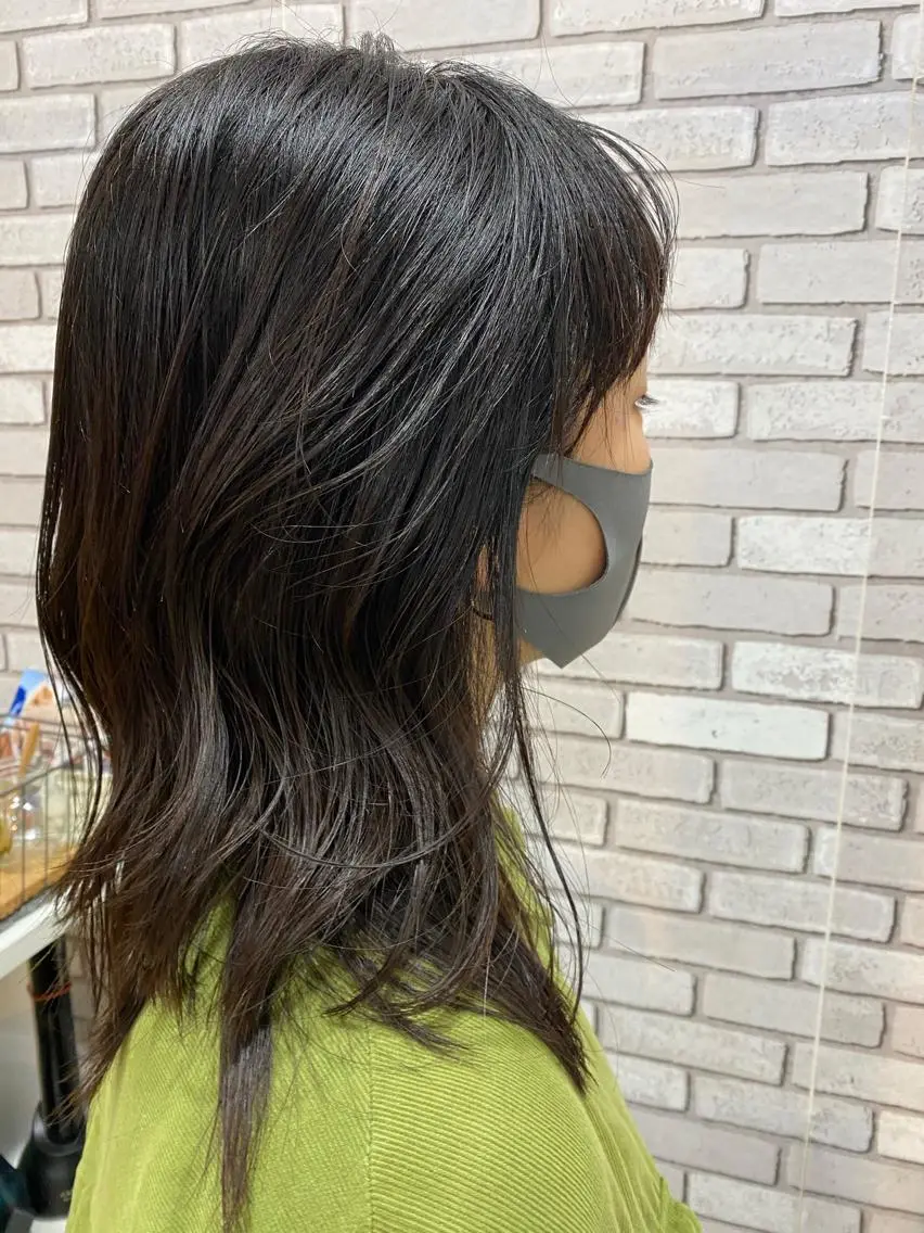 セミロング 佐治 梨乃のヘアスタイル