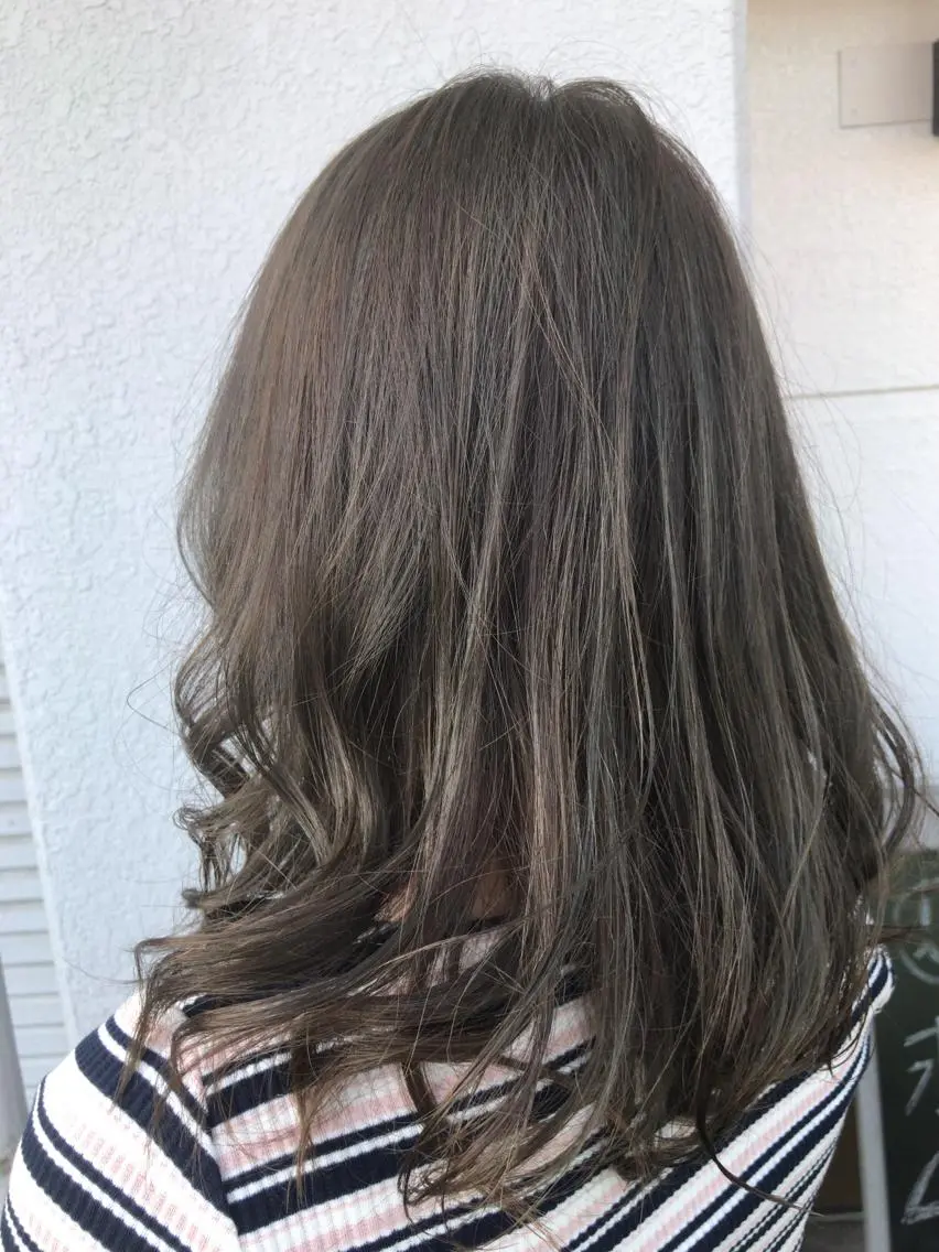 セミロング カラー レイヤーカット匠 イソザキノリユキのヘアスタイル