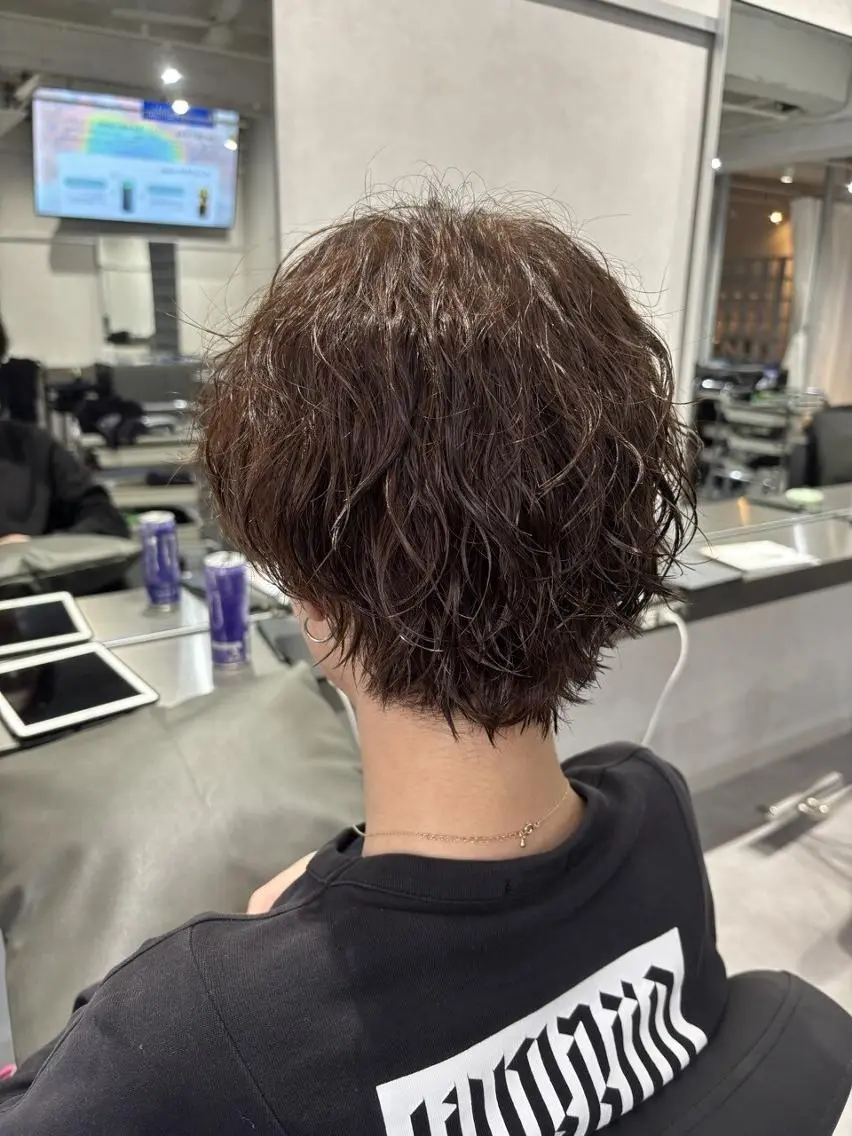 パーマ ミディアム メンズ ショートボブ ミディアムパーマ メンズバレイヤージュ メンズブリーチ メンズハイライト カット パーマ N° jemica 札幌のヘアスタイル