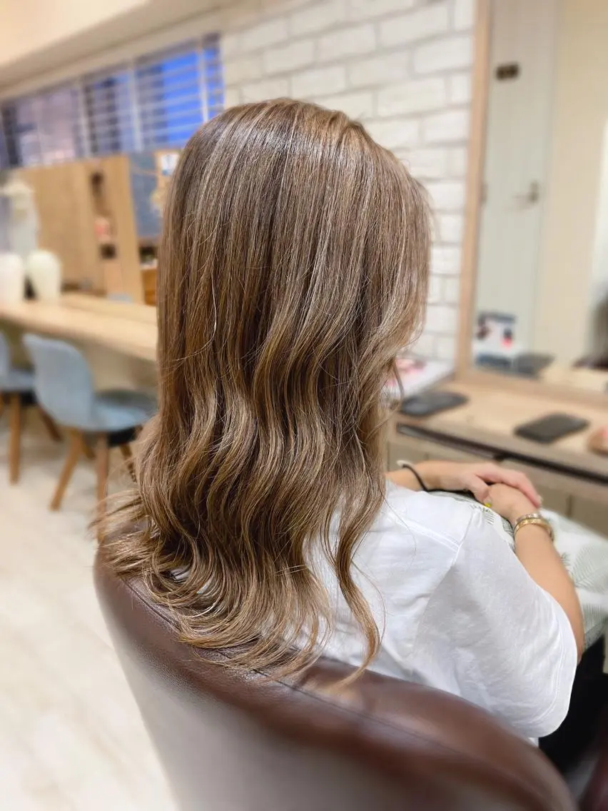 ロング カラー カット ヘアカラー トリートメント 清水 有実子のヘアスタイル