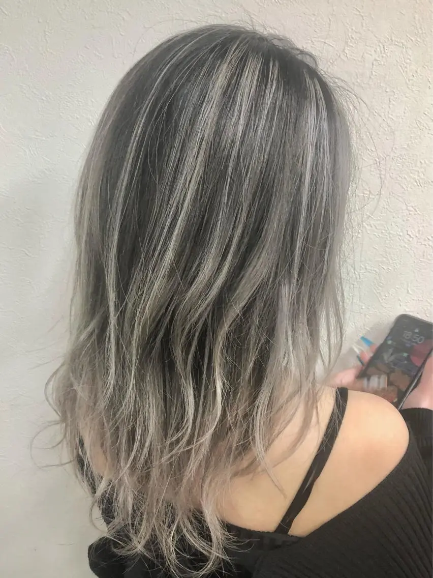 カラー 最高級エクステ /羽エクステ白石宇由のヘアスタイル