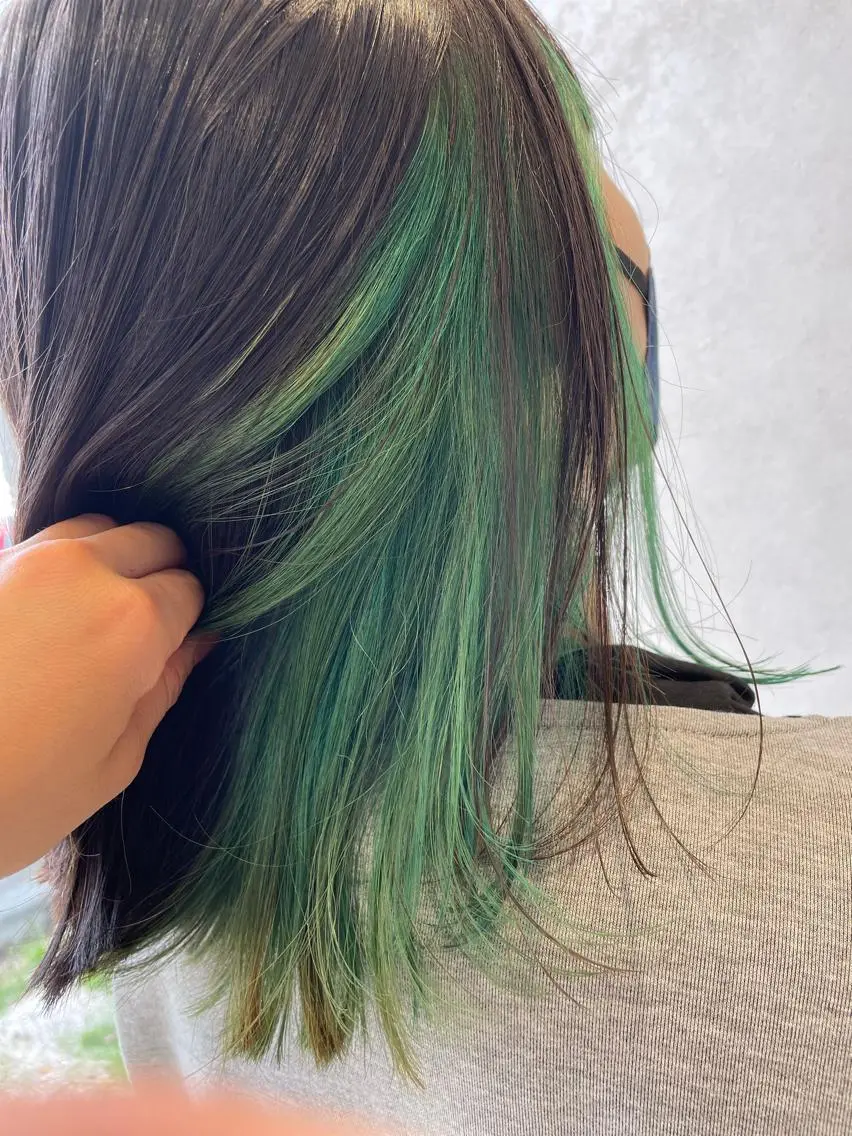 ミディアム カラー インナーカラー 絹川 琴美のヘアスタイル
