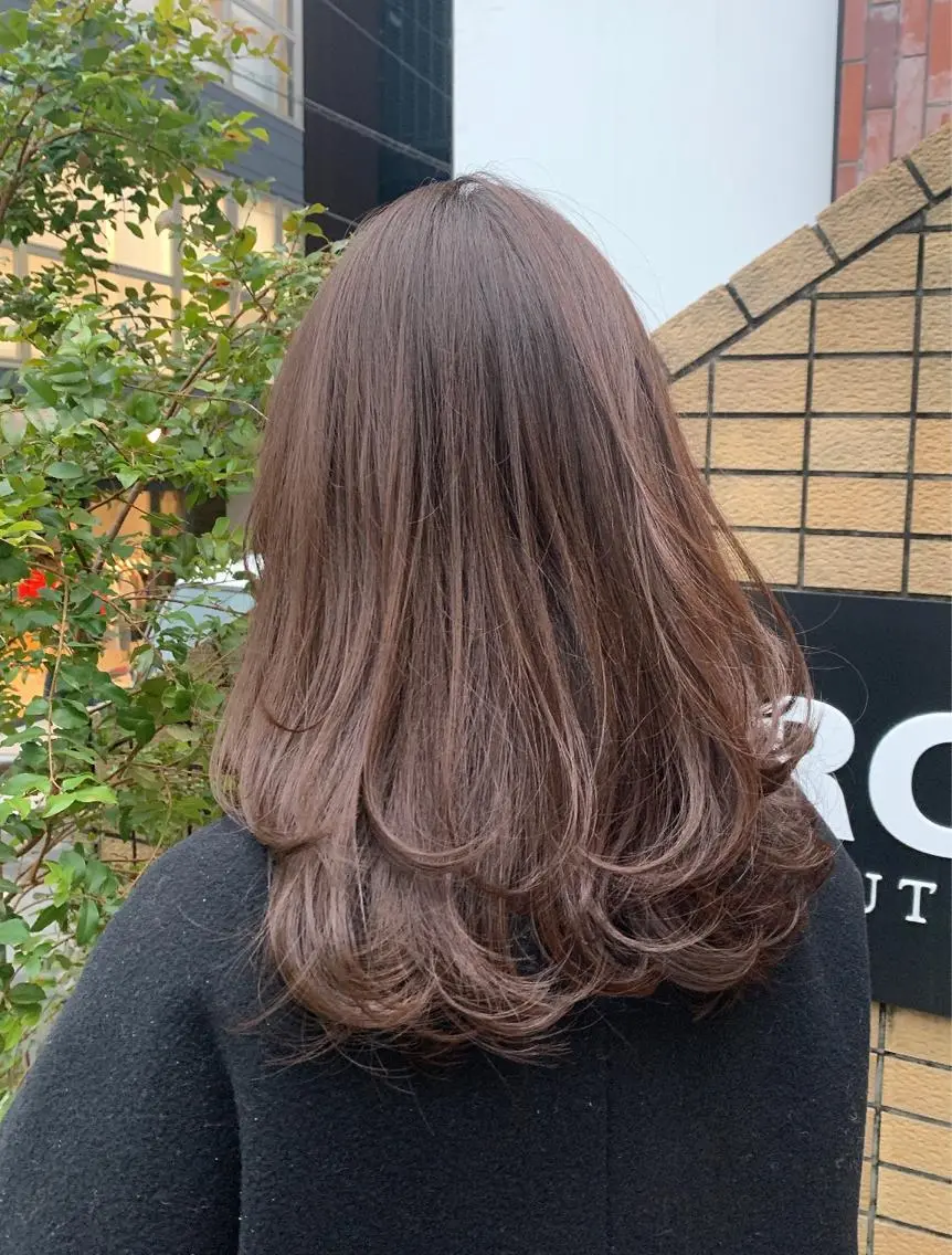ロング カラー ロングレイヤー レイヤーカット ロング カット ヘアカラー 伊良波 香里のヘアスタイル