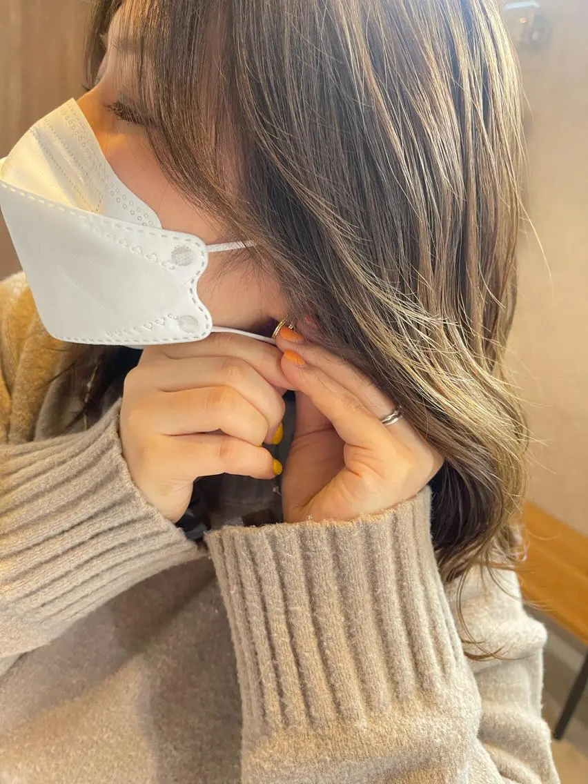 ミディアム カラー 佐々木 まゆかのヘアスタイル