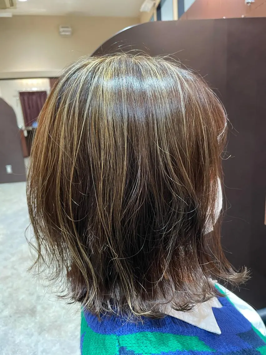 ミディアム 井上 真里奈のヘアスタイル