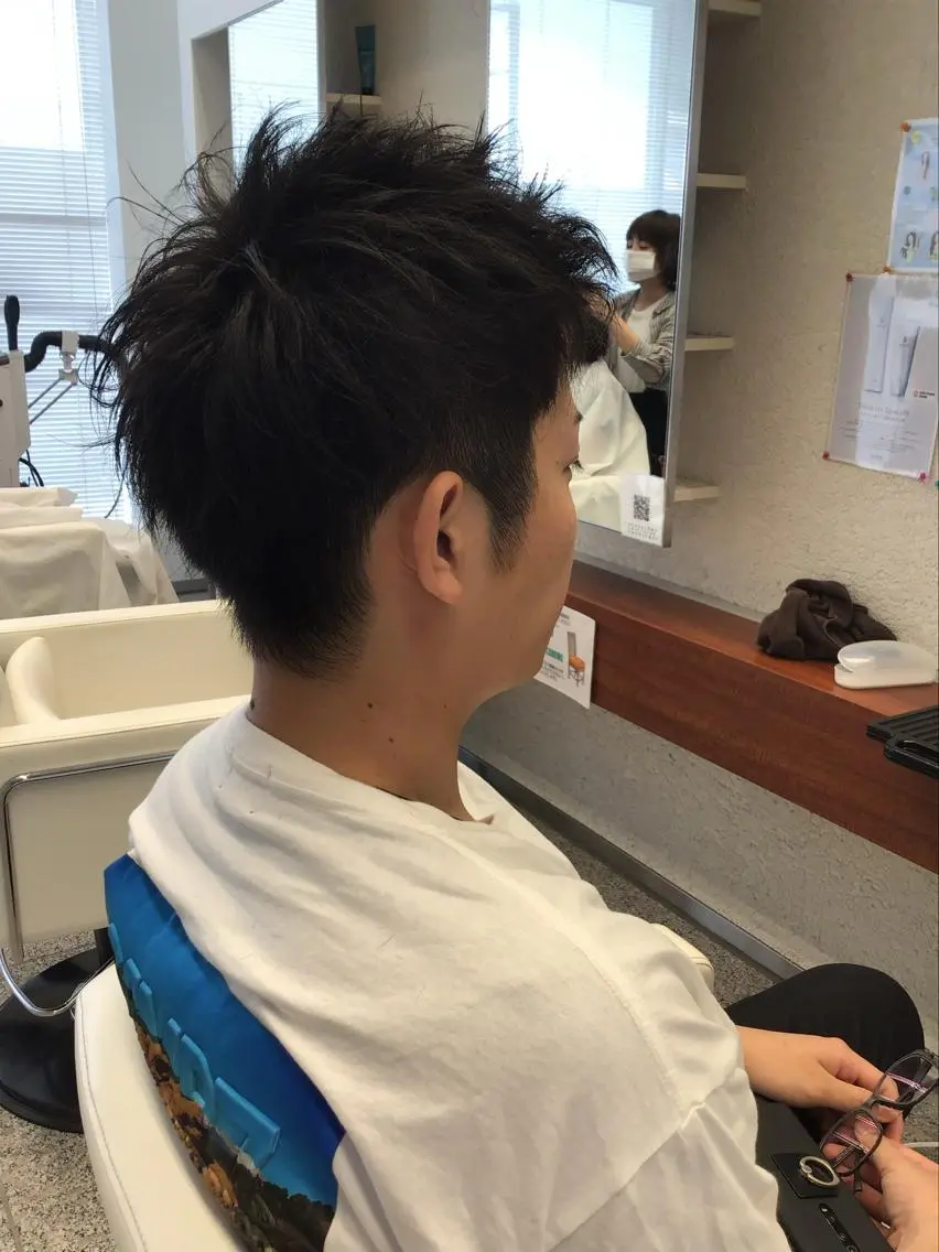 ショート 伊藤 桃のヘアスタイル