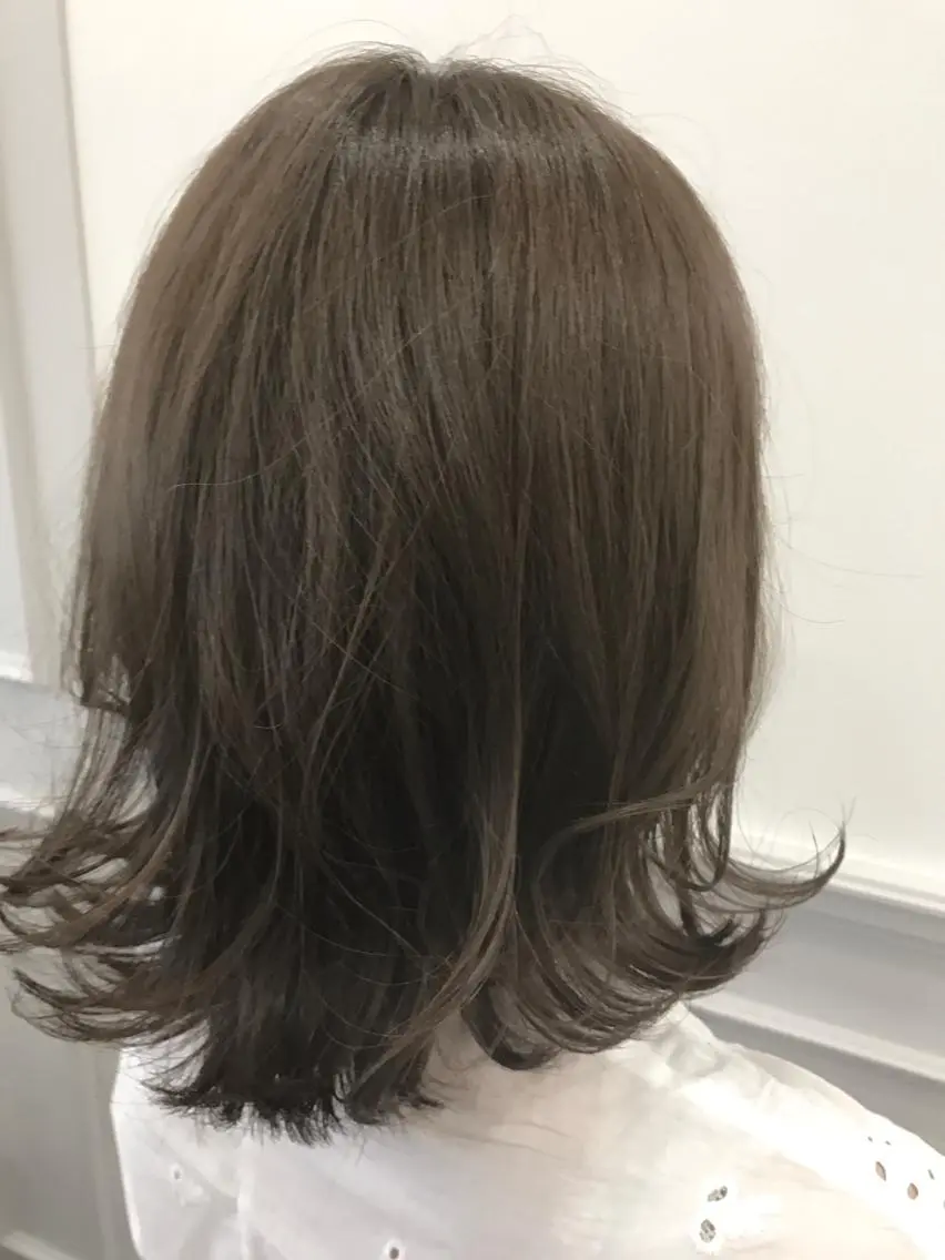 ミディアム カラー ブラウンカラー ヘーゼル トリートメント ひろせ かなのヘアスタイル